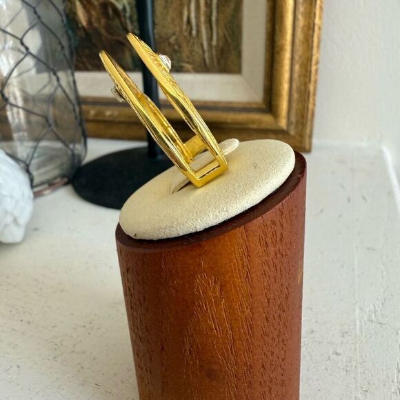 Unsigned 3D Gold Tone Rhinestone Ring 8 - Picture 4 of 6